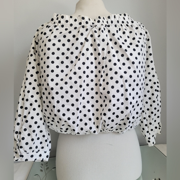 OFF SHOULDER POLKA DOT FRONT TIE TOP - Picture 6 of 8